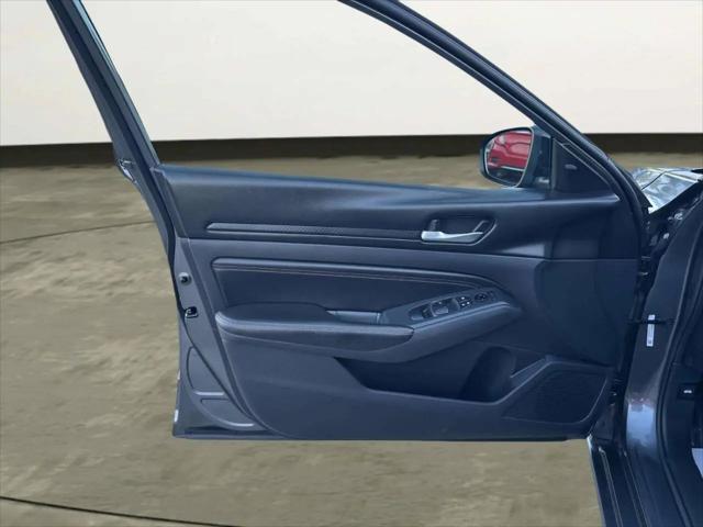 2022 Nissan Altima SR Intelligent AWD