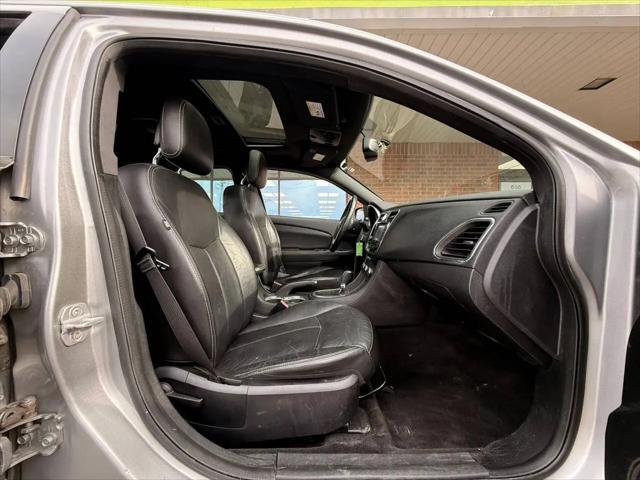 2013 Chrysler 200 Limited