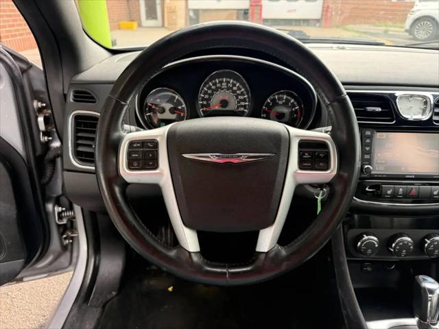 2013 Chrysler 200 Limited