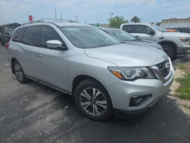 2017 Nissan Pathfinder SL