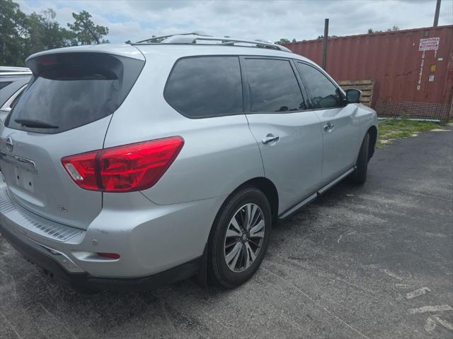 2017 Nissan Pathfinder SL