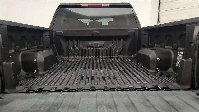 2020 Chevrolet Silverado 1500 2WD Crew Cab Short Bed Custom