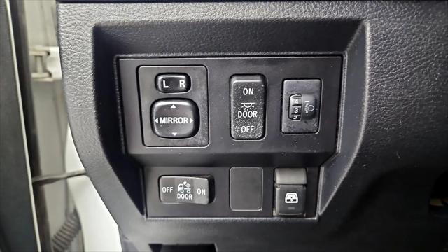 2016 Toyota Tundra SR5 5.7L V8