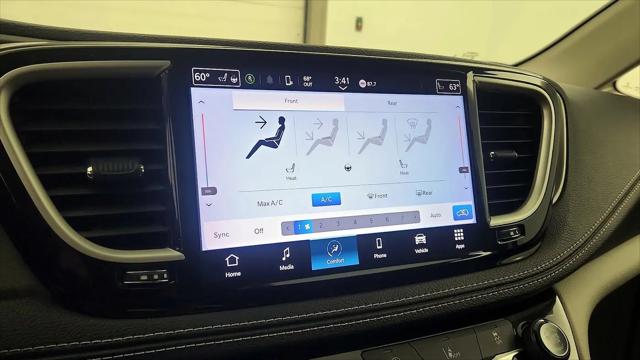2022 Chrysler Pacifica Touring L AWD