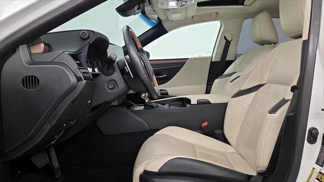2024 Lexus ES 300h Luxury