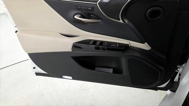 2024 Lexus ES 300h Luxury