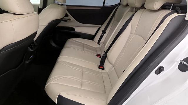 2024 Lexus ES 300h Luxury