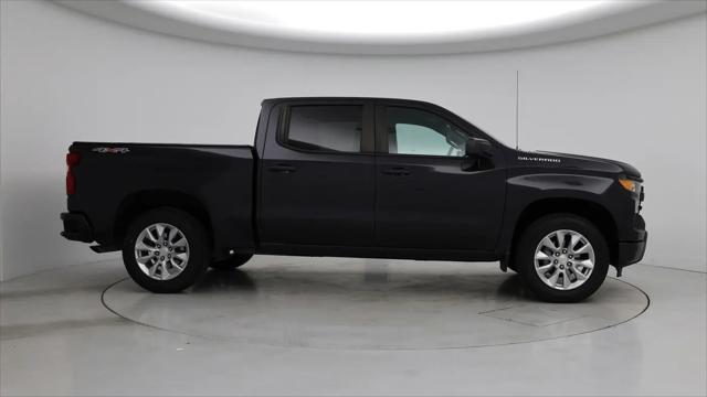 2023 Chevrolet Silverado 1500 4WD Crew Cab Short Bed Custom