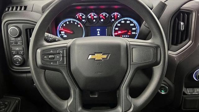 2023 Chevrolet Silverado 1500 4WD Crew Cab Short Bed Custom