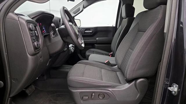 2023 Chevrolet Silverado 1500 4WD Crew Cab Short Bed Custom