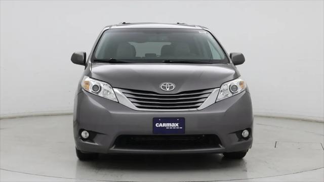 2017 Toyota Sienna XLE 8 Passenger