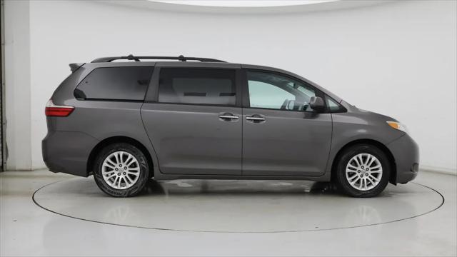 2017 Toyota Sienna XLE 8 Passenger