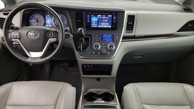 2017 Toyota Sienna XLE 8 Passenger