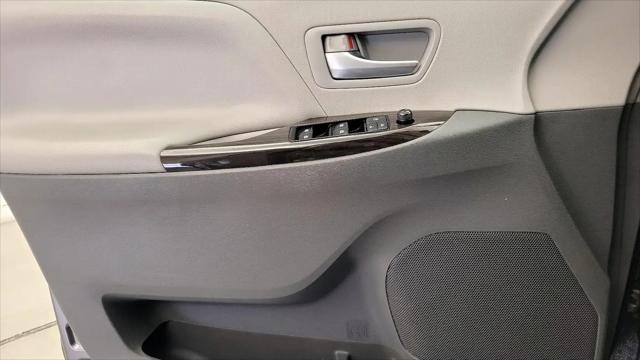 2017 Toyota Sienna XLE 8 Passenger