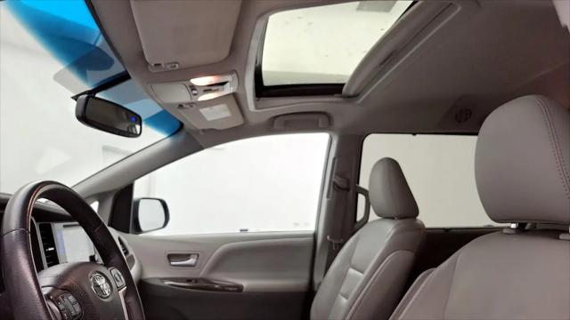 2017 Toyota Sienna XLE 8 Passenger