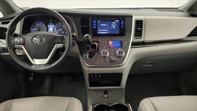 2017 Toyota Sienna XLE 8 Passenger