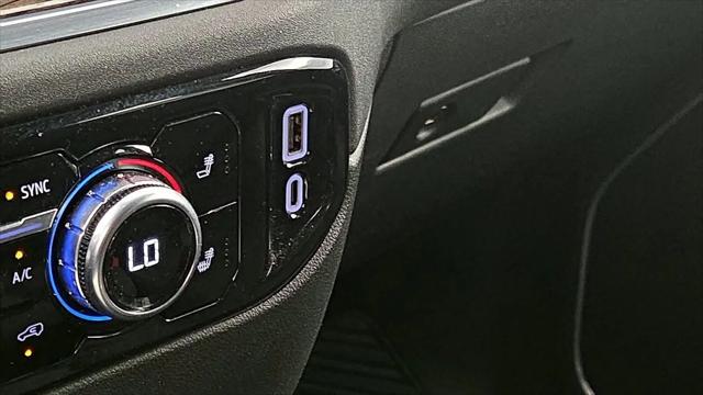 2024 GMC Sierra 1500 4WD Crew Cab Short Box Elevation with 3VL