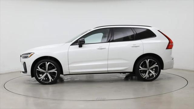 2023 Volvo XC60 B5 Ultimate Dark Theme