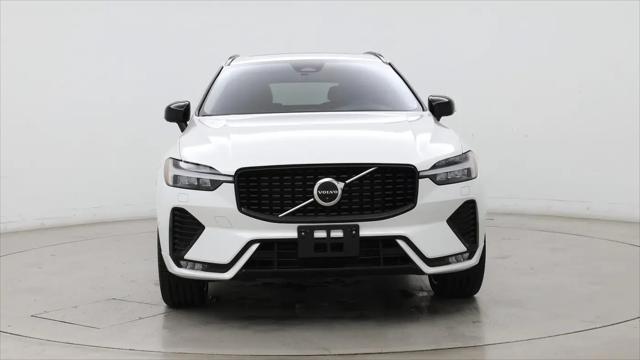 2023 Volvo XC60 B5 Ultimate Dark Theme