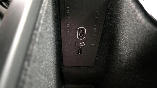 2023 Volvo XC60 B5 Ultimate Dark Theme