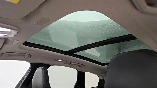 2023 Volvo XC60 B5 Ultimate Dark Theme