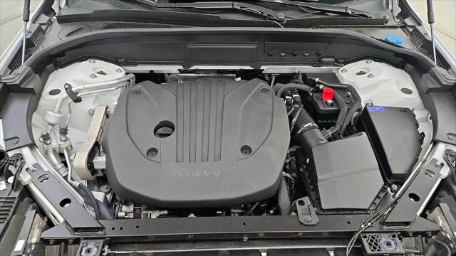 2023 Volvo XC60 B5 Ultimate Dark Theme