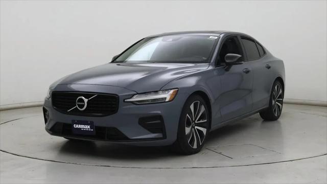 2022 Volvo S60 B5 Momentum