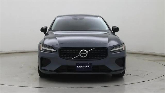 2022 Volvo S60 B5 Momentum