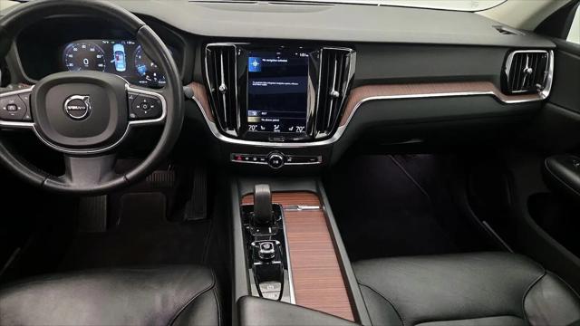 2022 Volvo S60 B5 Momentum