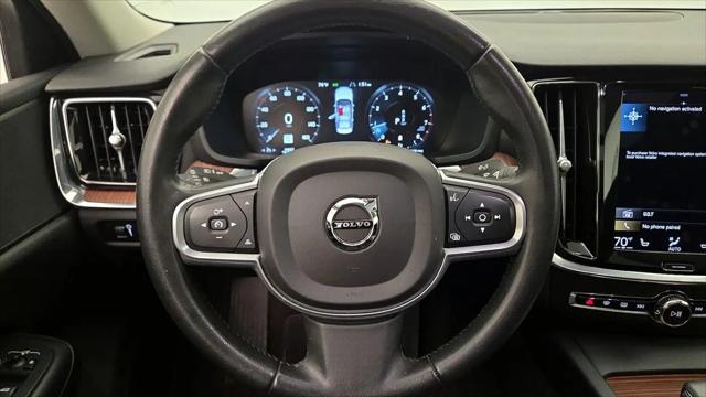 2022 Volvo S60 B5 Momentum