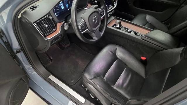 2022 Volvo S60 B5 Momentum