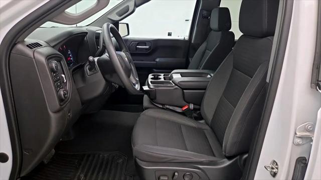 2022 Chevrolet Silverado 1500 4WD Crew Cab Short Bed Custom