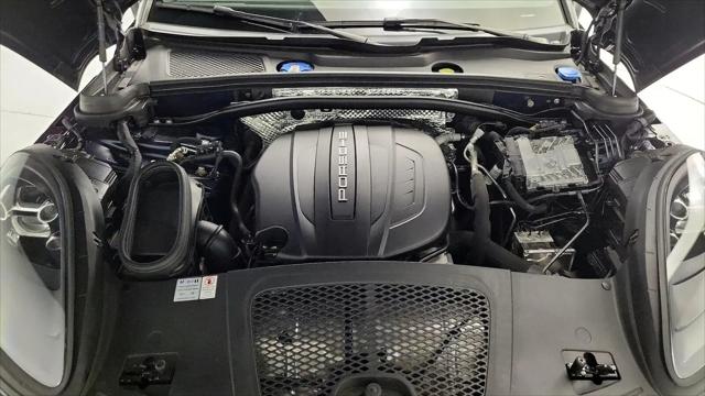 2021 Porsche Macan Macan