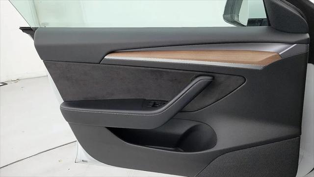 2022 Tesla Model 3 Rear-Wheel Drive