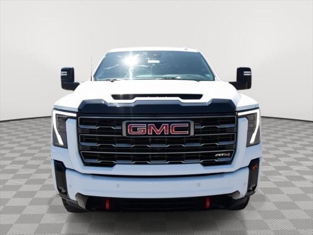 2025 GMC Sierra 2500HD 4WD Crew Cab Standard Bed AT4
