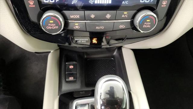 2022 Nissan Rogue Sport SL FWD Xtronic CVT