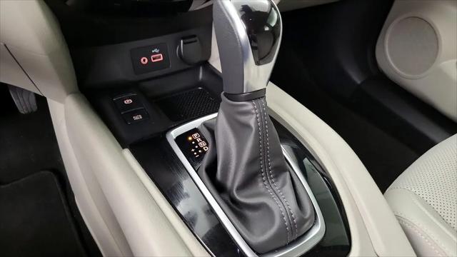 2022 Nissan Rogue Sport SL FWD Xtronic CVT