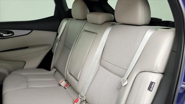 2022 Nissan Rogue Sport SL FWD Xtronic CVT