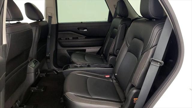 2024 Nissan Pathfinder SL 4WD