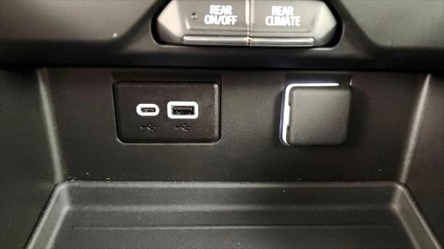 2024 Chevrolet Suburban 2WD LS