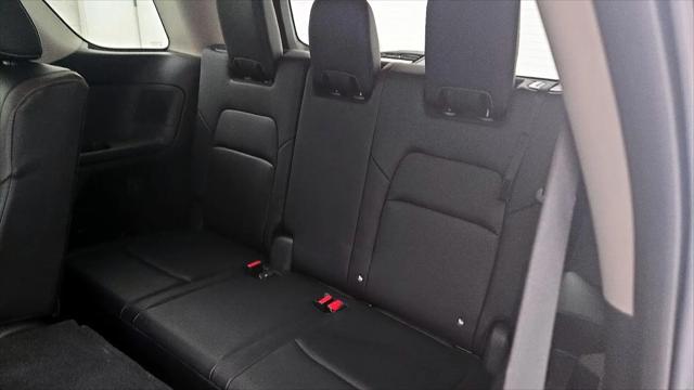 2025 Nissan Pathfinder Platinum FWD