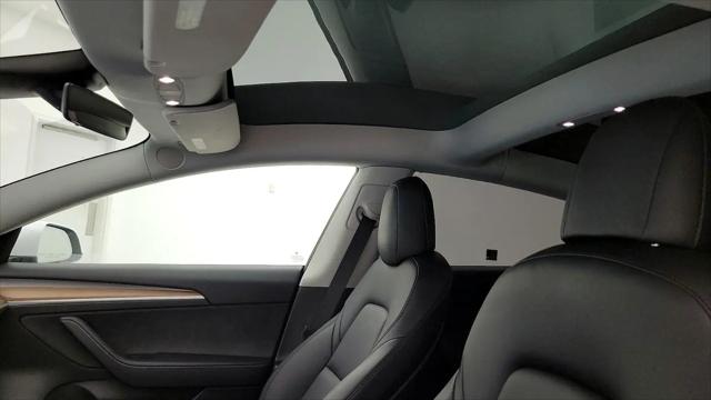 2022 Tesla Model 3 Rear-Wheel Drive