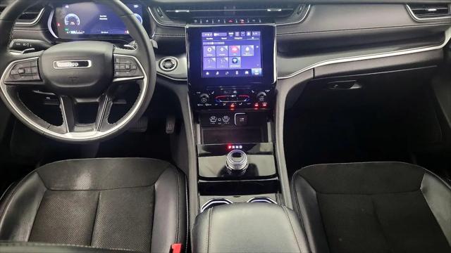 2023 Jeep Grand Cherokee L Altitude 4x2