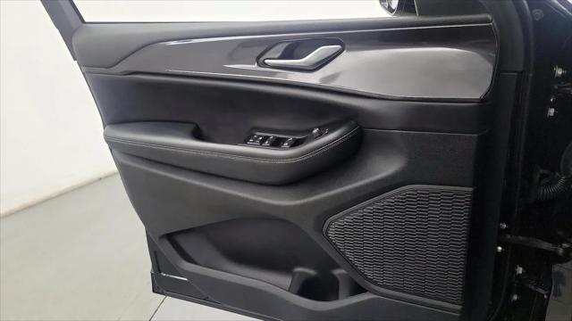 2023 Jeep Grand Cherokee L Altitude 4x2
