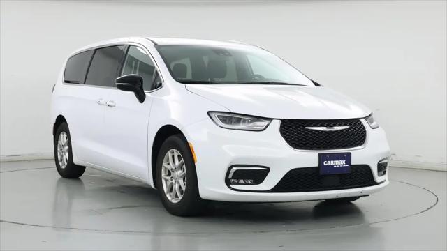 2025 Chrysler Pacifica Select for sale near Columbus, OH