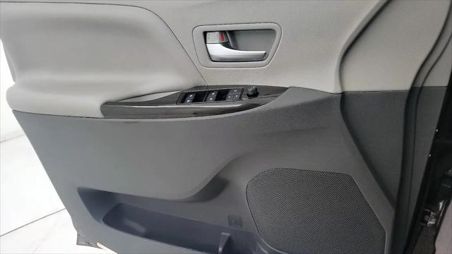 2019 Toyota Sienna XLE 8 Passenger