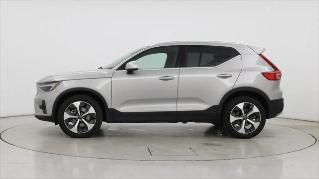2023 Volvo XC40 B5 Plus Bright Theme