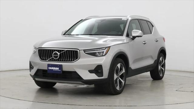 2023 Volvo XC40 B5 Plus Bright Theme
