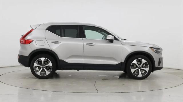 2023 Volvo XC40 B5 Plus Bright Theme