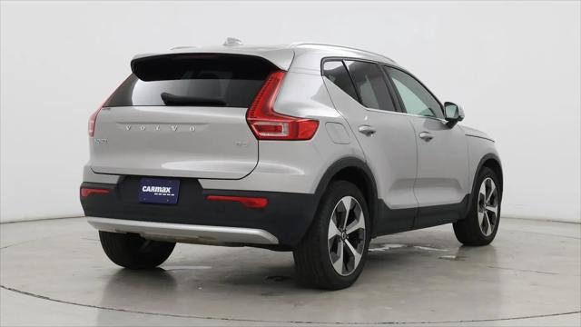 2023 Volvo XC40 B5 Plus Bright Theme